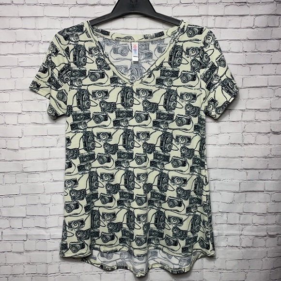 LuLaRoe Short Sleeve Camera Print V-Neck Top Size Medium - Picture 3 of 6
